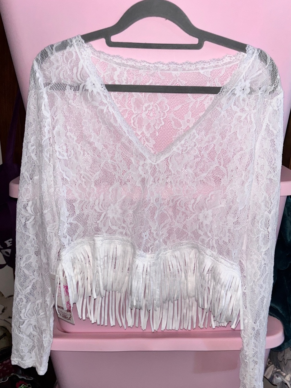 White Lace V-Neck Fringe Top Large ptp:18-23” w/stretch NWT